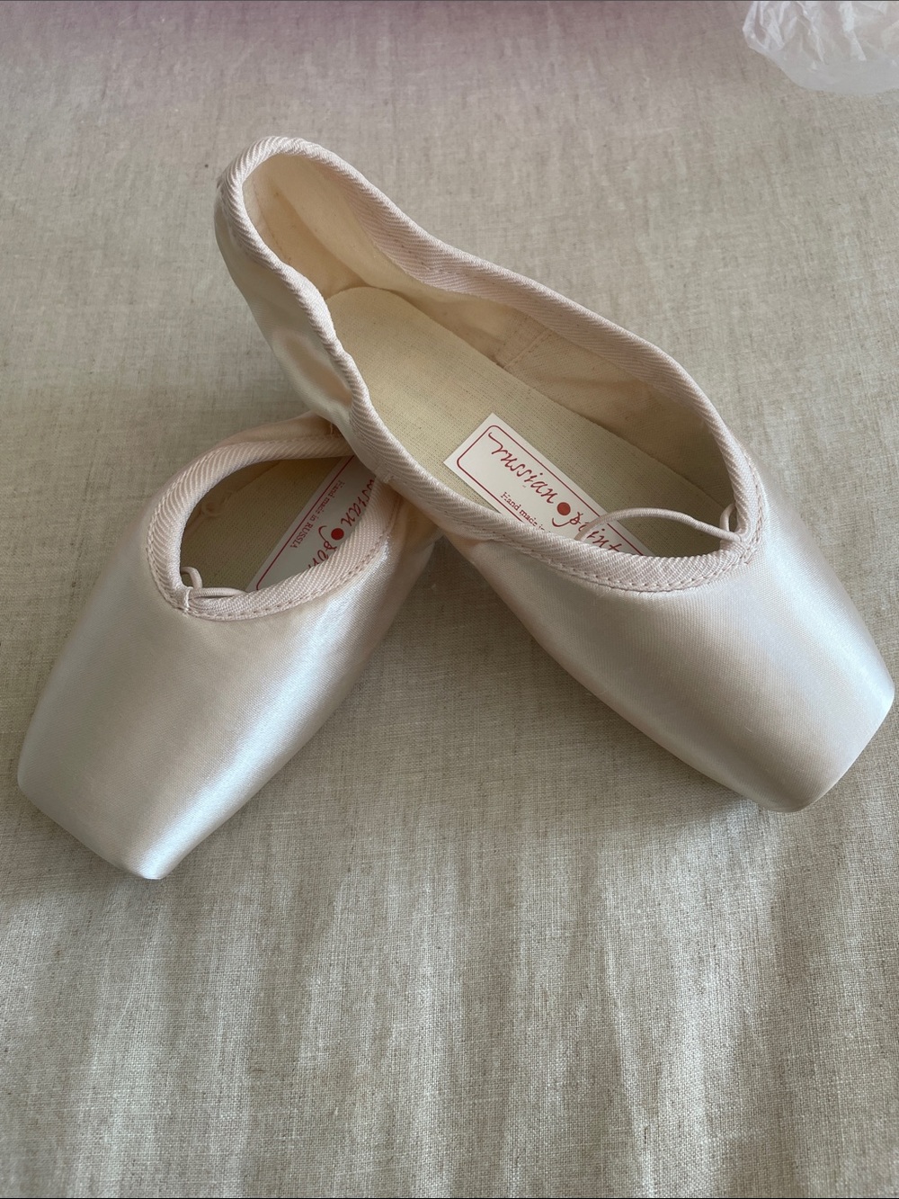 Russian Pointe Sapfir U-Cut Drawstring Pointe Shoes - Flexible Soft Shank